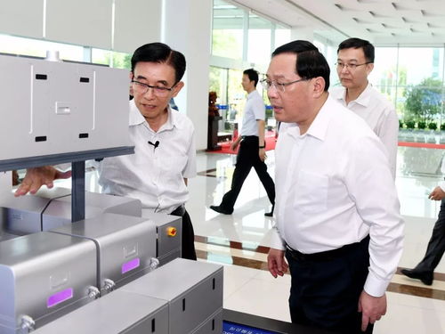 李強調研上海半導體產業，強調集中力量突破核心關鍵技術，強化技術服務支撐